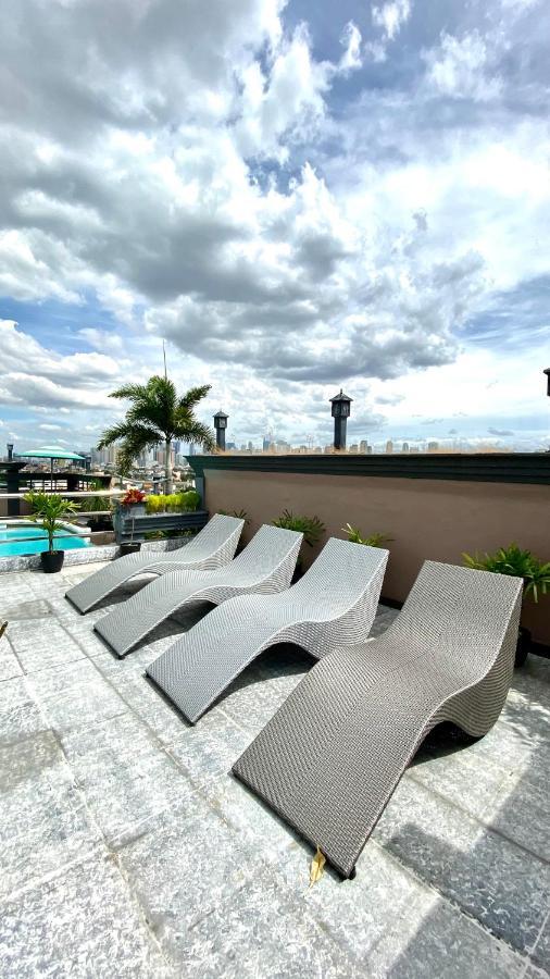 Urban Travellers Hotel Pasay Exterior photo