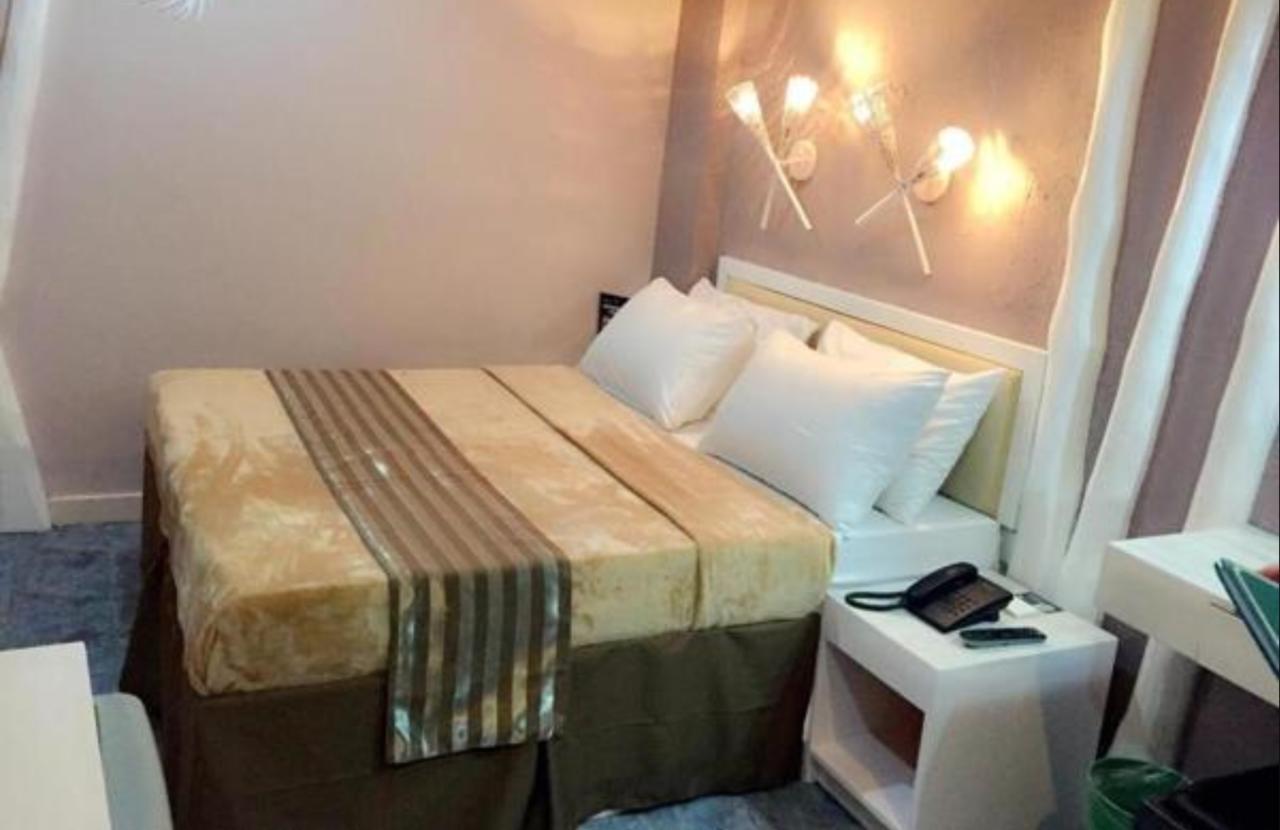 Urban Travellers Hotel Pasay Exterior photo