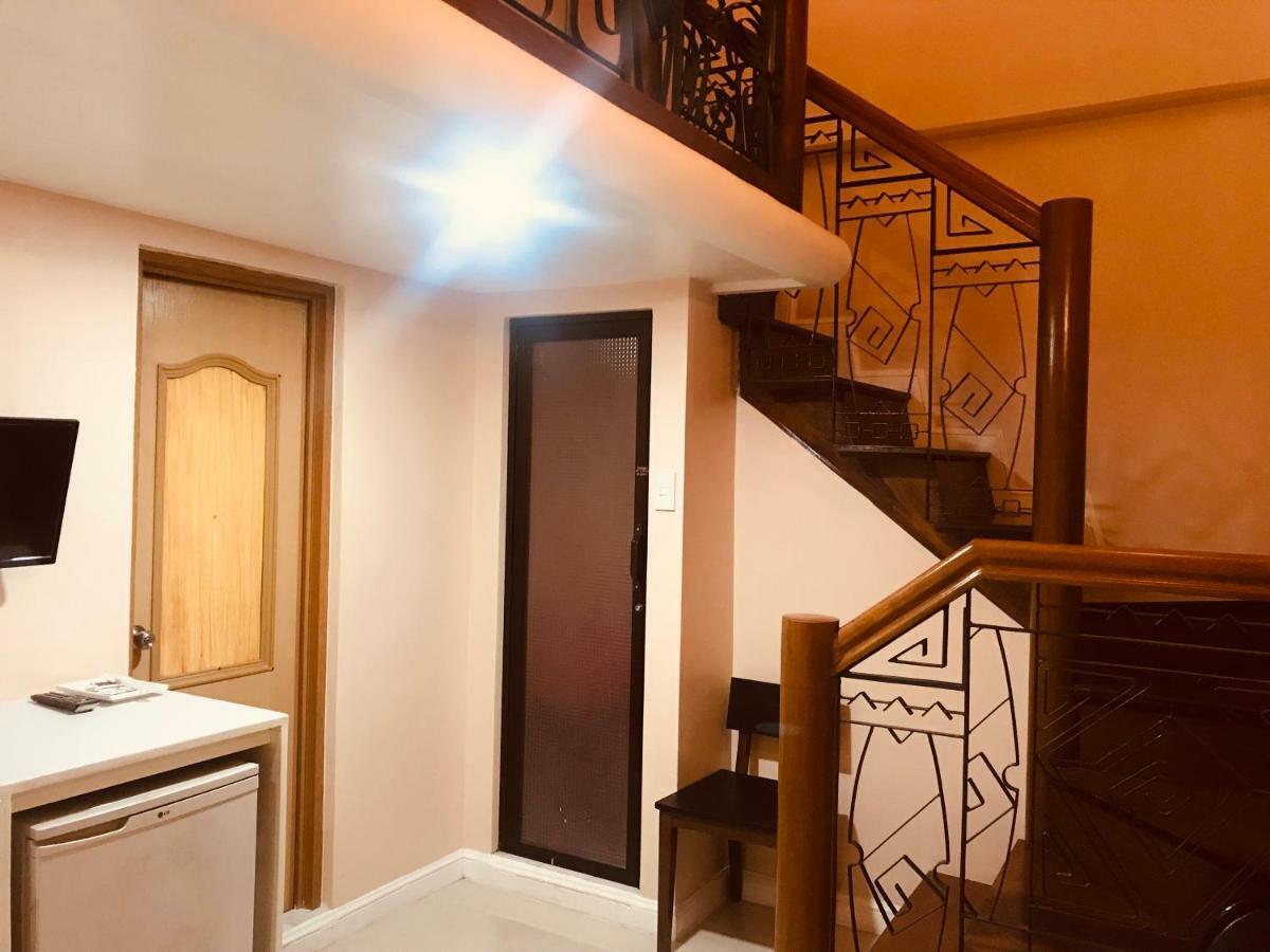 Urban Travellers Hotel Pasay Exterior photo